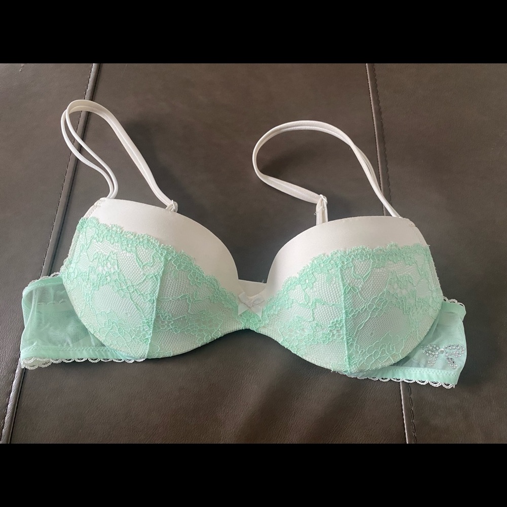 Victoria’s Secret Demi bra 34A